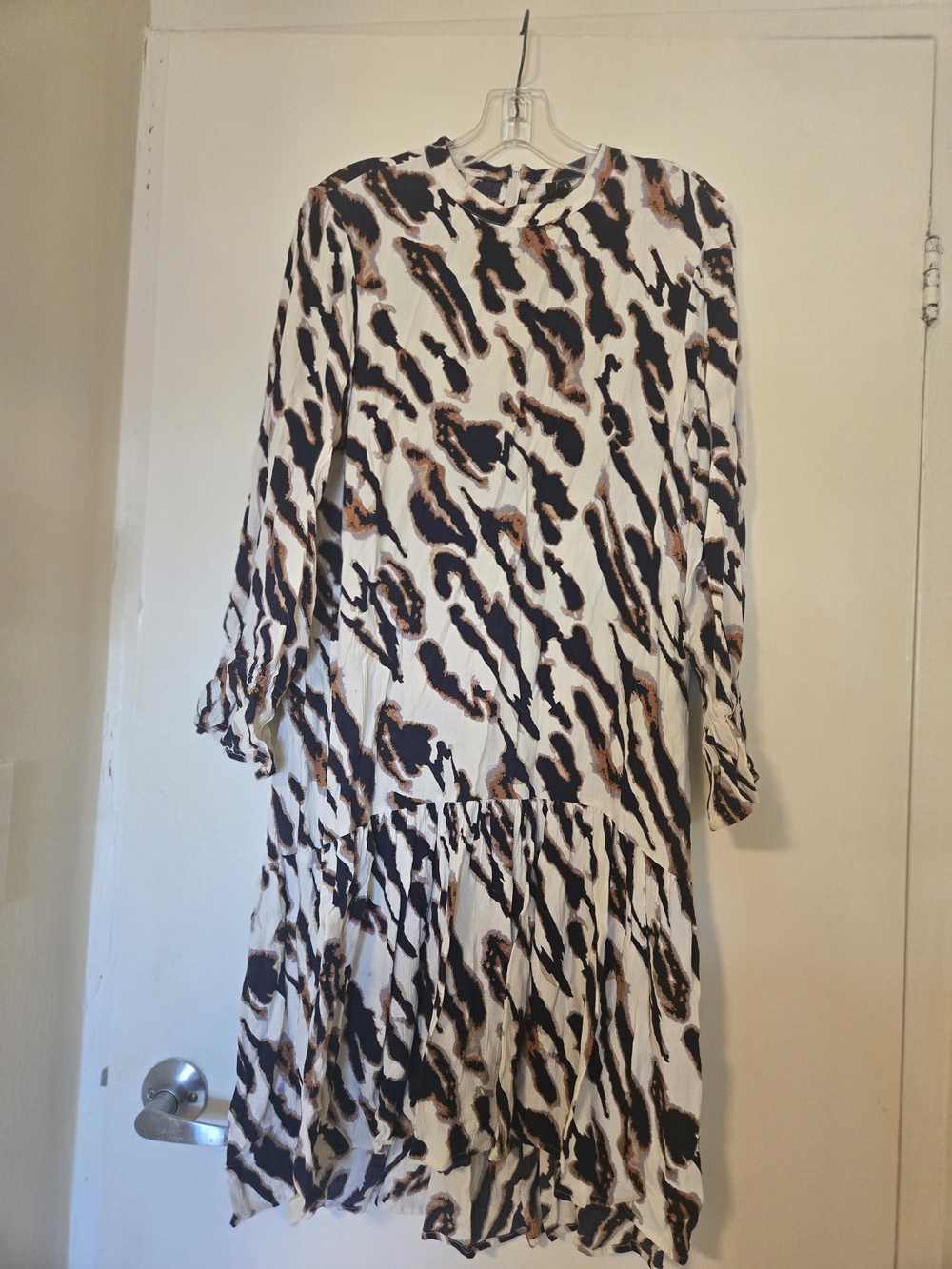 Vero Moda Leopard-Print Long Sleeve Dress in White, Brown & Black